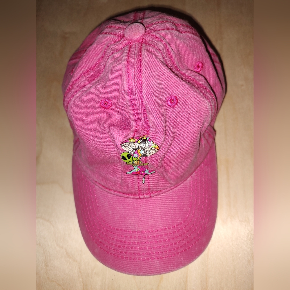 Women's trippy hat